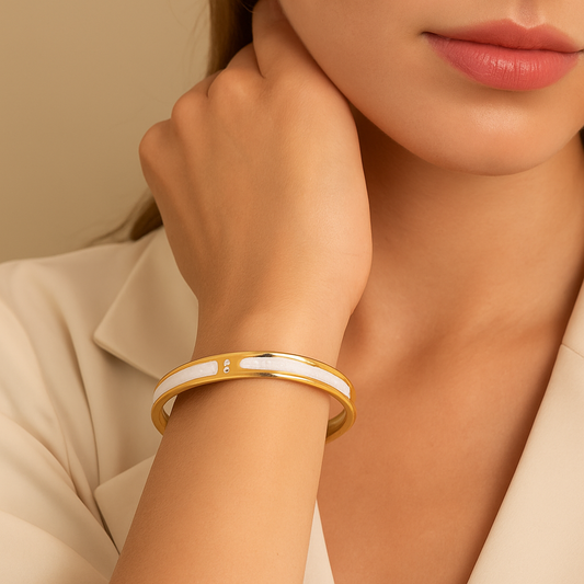 Lustro Grace – White Enamel Bangle